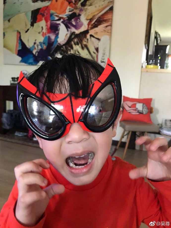 e7395209ly1flcnw98i7bj22c0340u0x