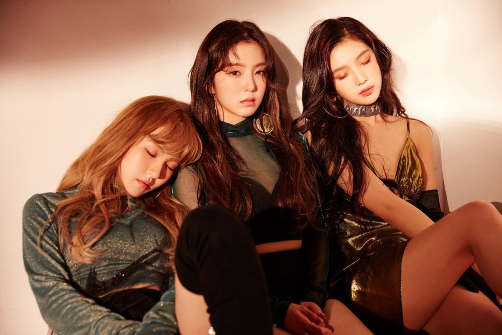 red-velvet-peekaboo-2