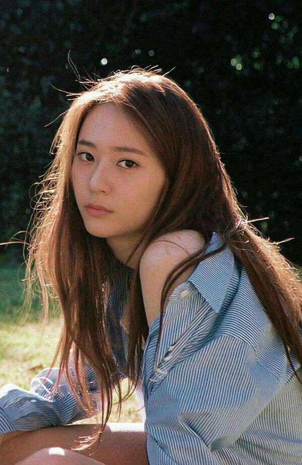 385ec8b9a218c93d9cfab2b5365099be--krystal-jung-kpop-girls