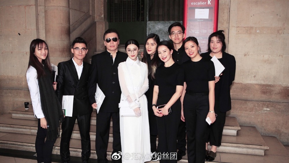 4ac08d08gy1fm03vq96kxj21e00s44fq