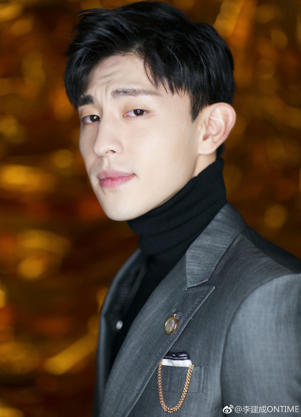 6a4d8b53ly1fm2u8jmor7j22op3pv4qq