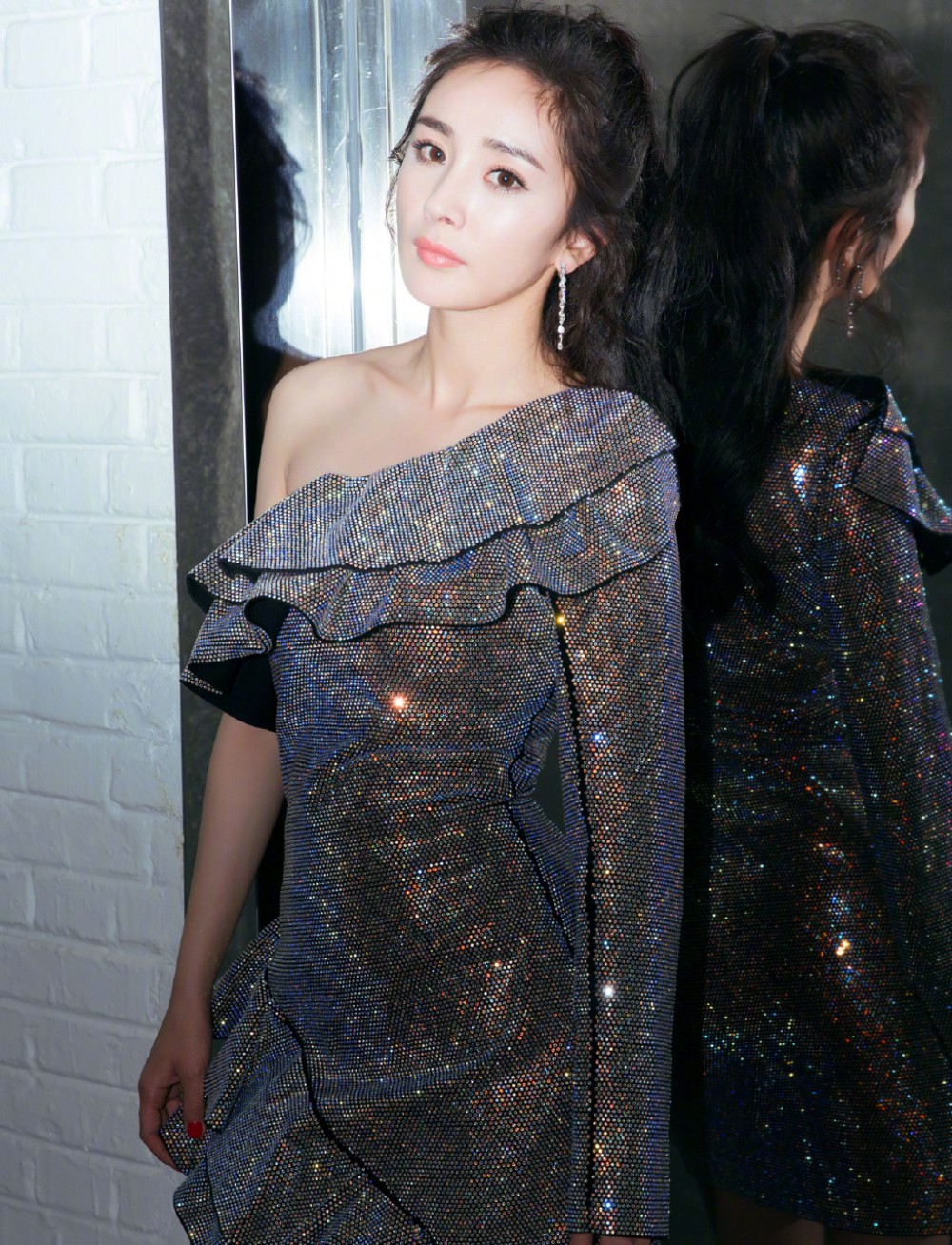 a39c9f7bly1fm3pypaaebj22rh3m31l0