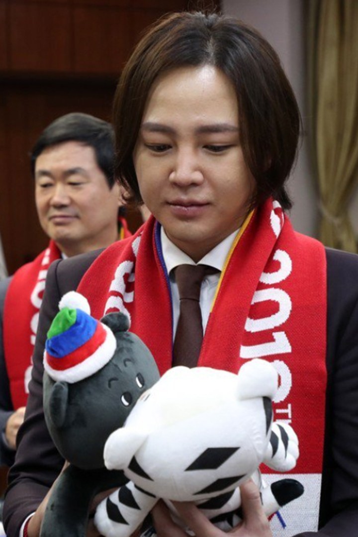 guen-shek-fat-handsome-korea-kpop_0003_Screen-Shot-2017-12-11-at-3.12.59-PM