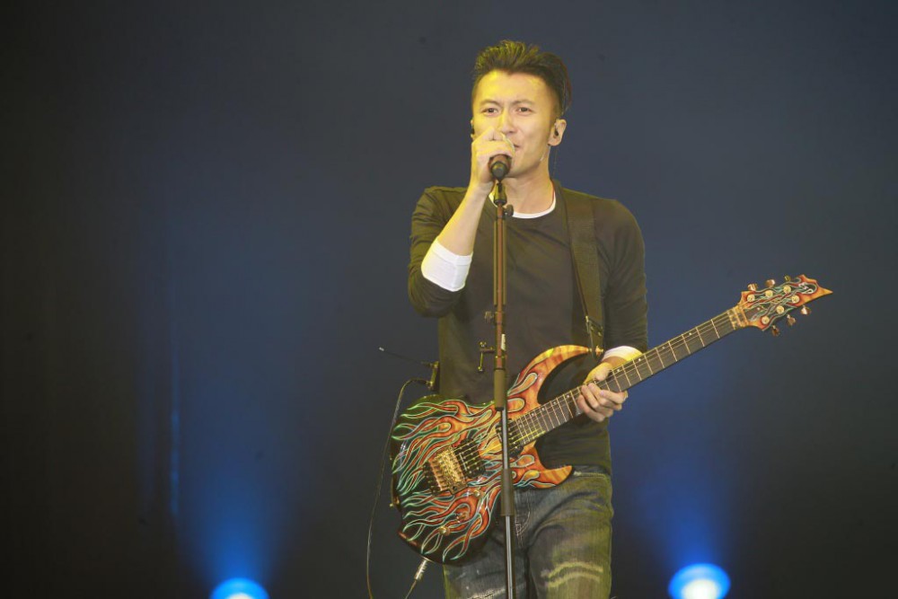 006R1L8Nly1fn1kzaub7dj33vc2kwhdw