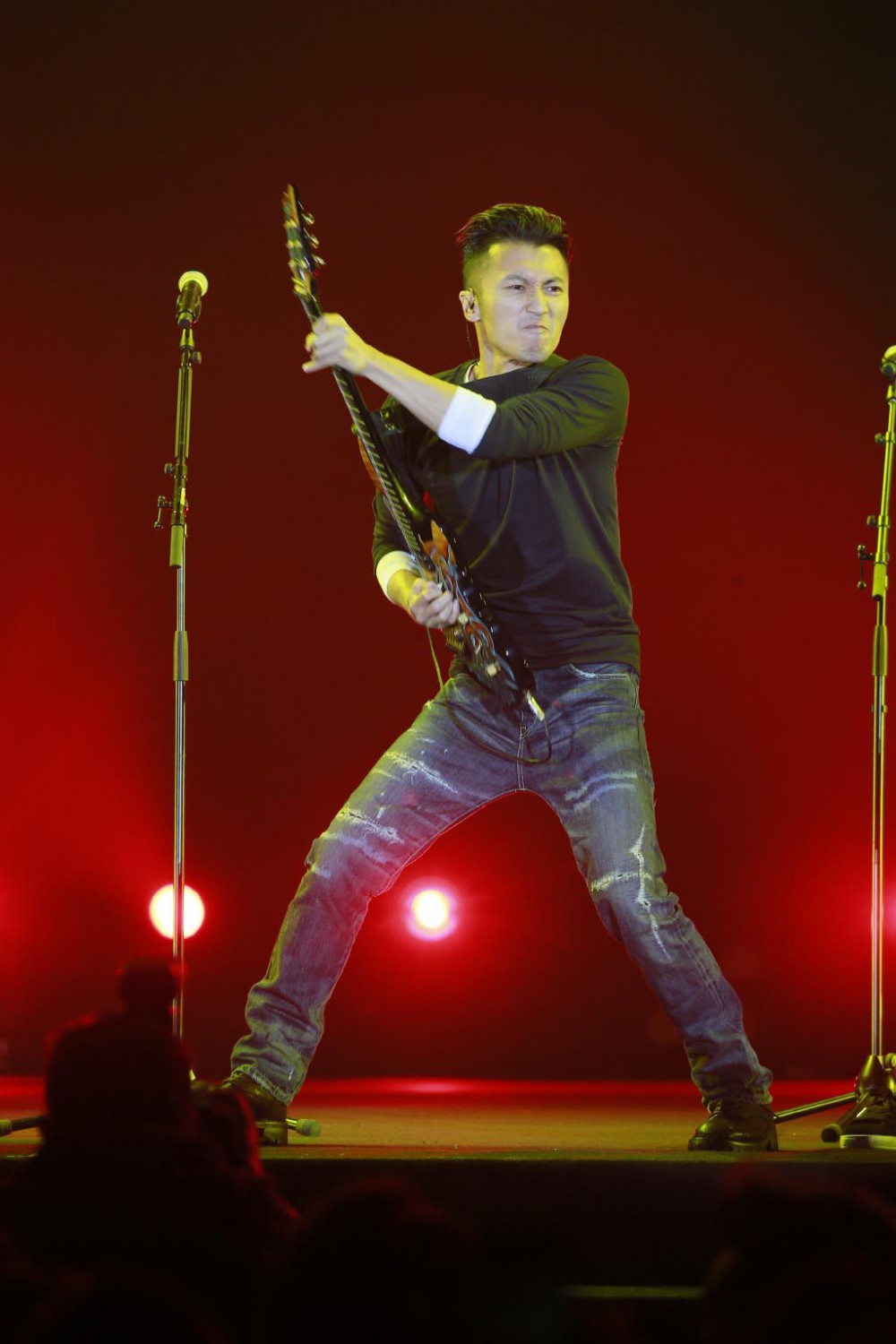 006R1L8Nly1fn1kzew9f9j32kw3vce83