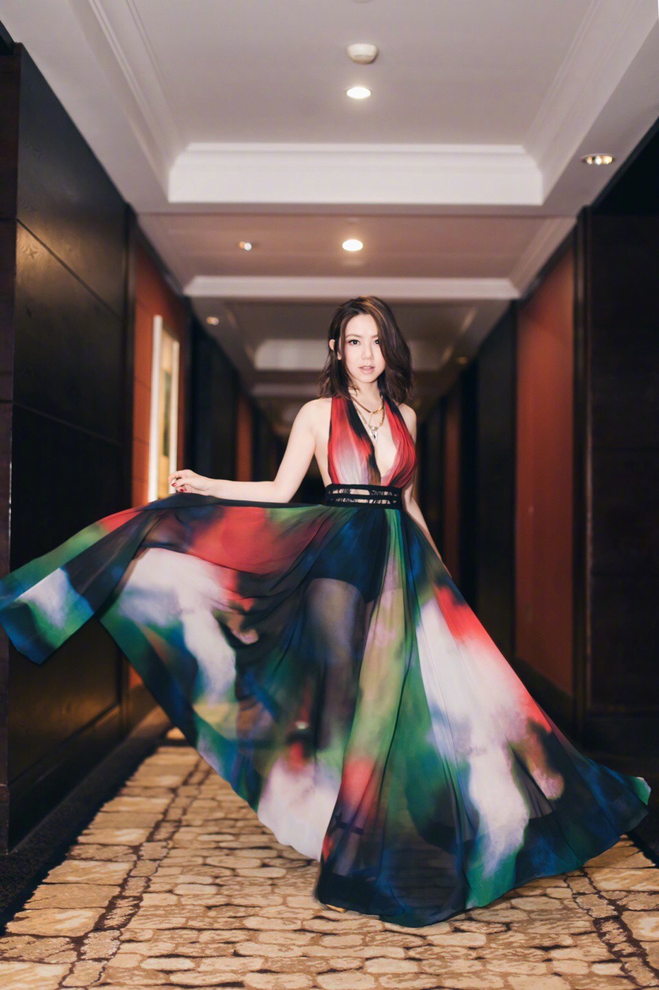 65a92dc9ly1fmz6vty25pj20qo14144z