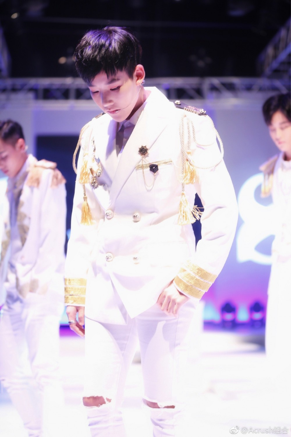 006IpzSegy1fmhtqfaj7cj319c1w0wvo