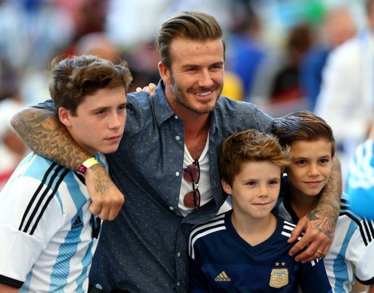 David-Beckham-Victoria-Beckham-Booklyn-Beckham-Fashion-img-885-593_img_885_590