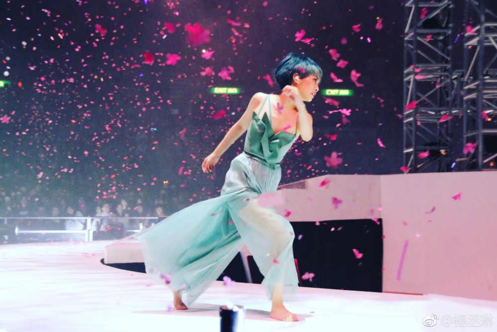 d150b723gy1fosoyitmrlj235s23xqv6