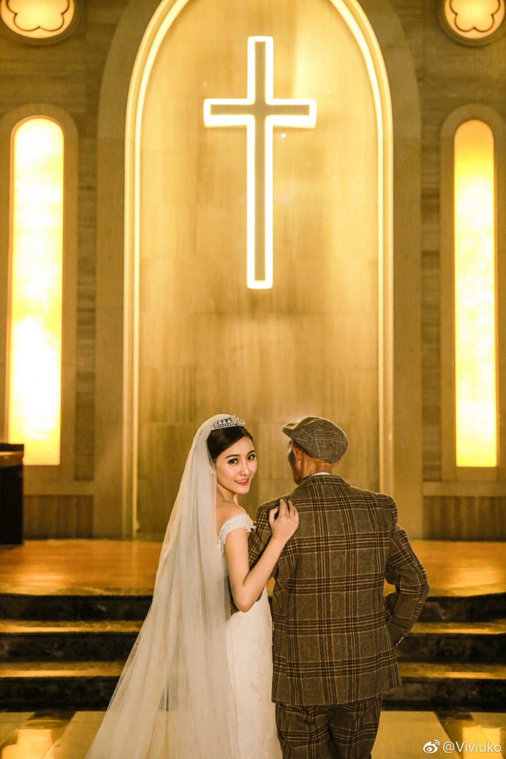 81c10c3fgy1fp8r6vtuz9j21111jkx6p