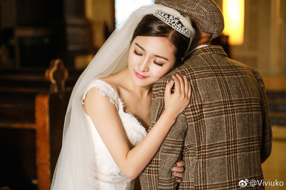 81c10c3fgy1fp8rmds242j21jk110tr5