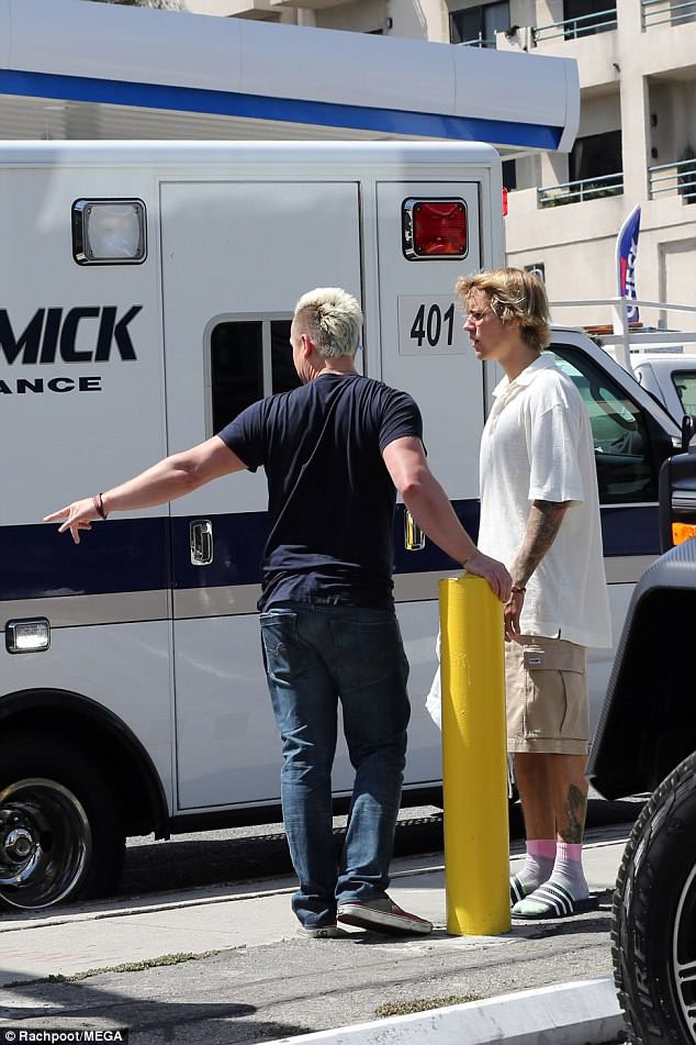 4AFF070C00000578-0-image-a-57_1523321232418