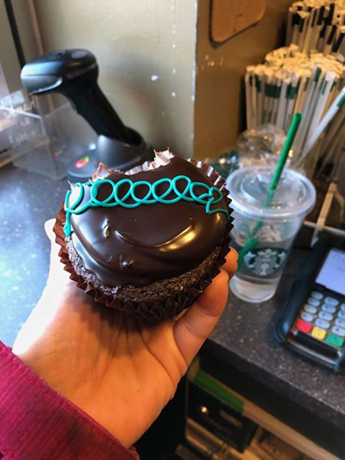 bakery-fat-shamed-girl-cupcakes-revenge-vega-blossom-indiana-12-5ac5d2ac7b156__700