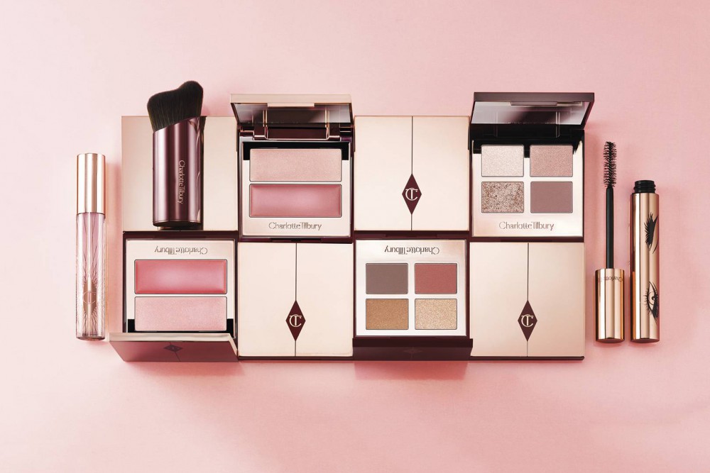 charlotte_all-compacts-brush-and-lip-bath_rgb_l
