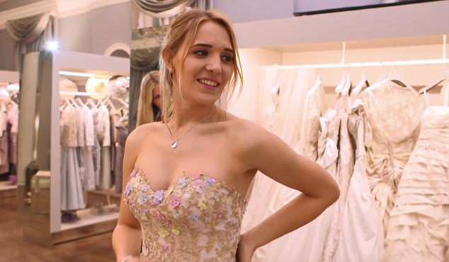 4D3A9EF300000578-5844529-She_tried_on_a_second_gown_which_she_also_fell_in_love_with_it_w-a-43_1528992082136