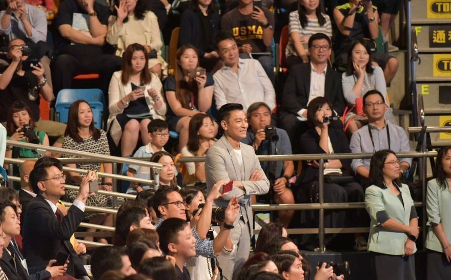 61e7f4aaly1fs1ru1mh3dj21900u0te9_img_885_590