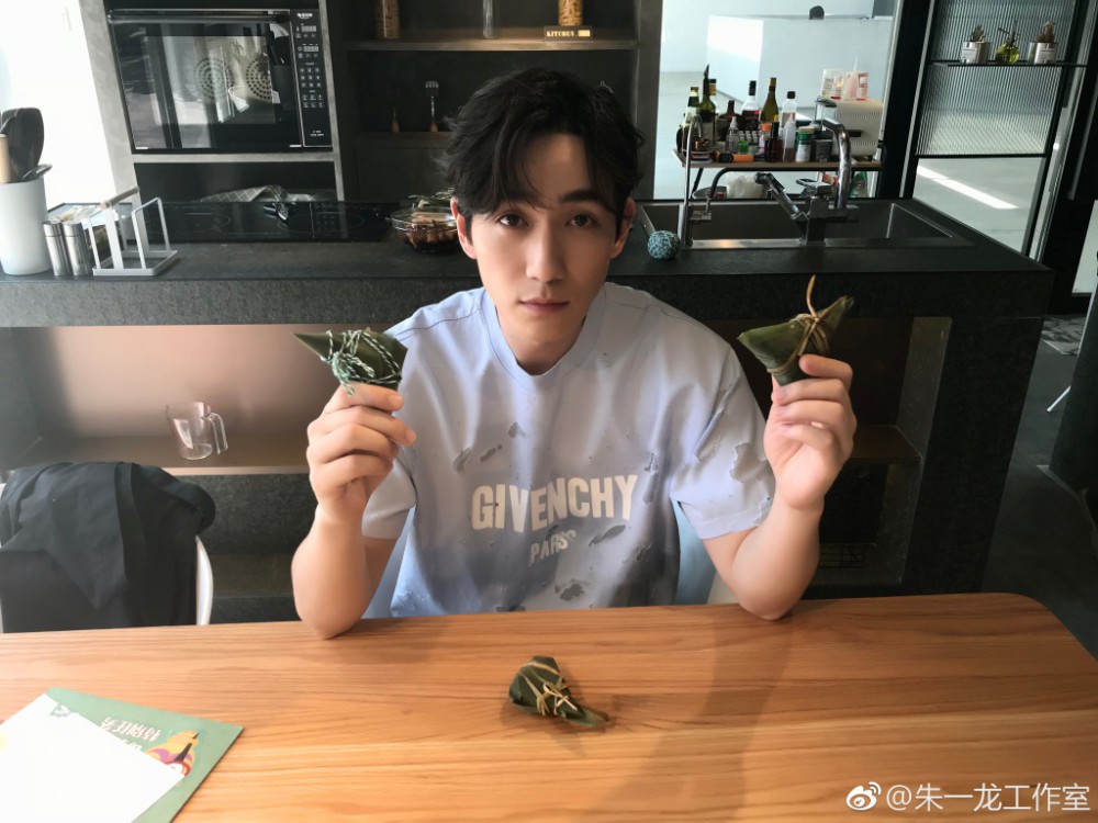 a16e4a8fgy1fsfhafxo20j23402c0e84