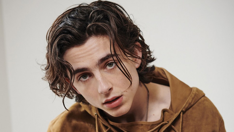 timothee_chalamet_vman_vn39_collier_singles_notext_011