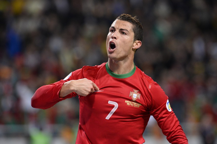 7767026587_cristiano-ronaldo-a-marque-les-trois-buts-portugais-en-suede