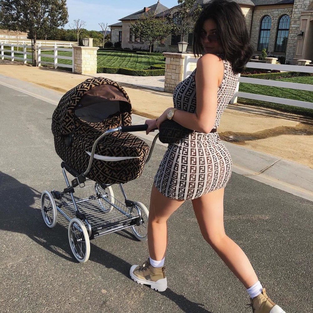 kyle-stormi-fendi-tout
