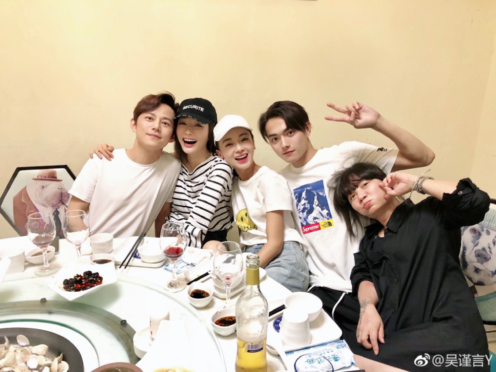 4c35efacgy1fu2txdo8l3j23402c0e82