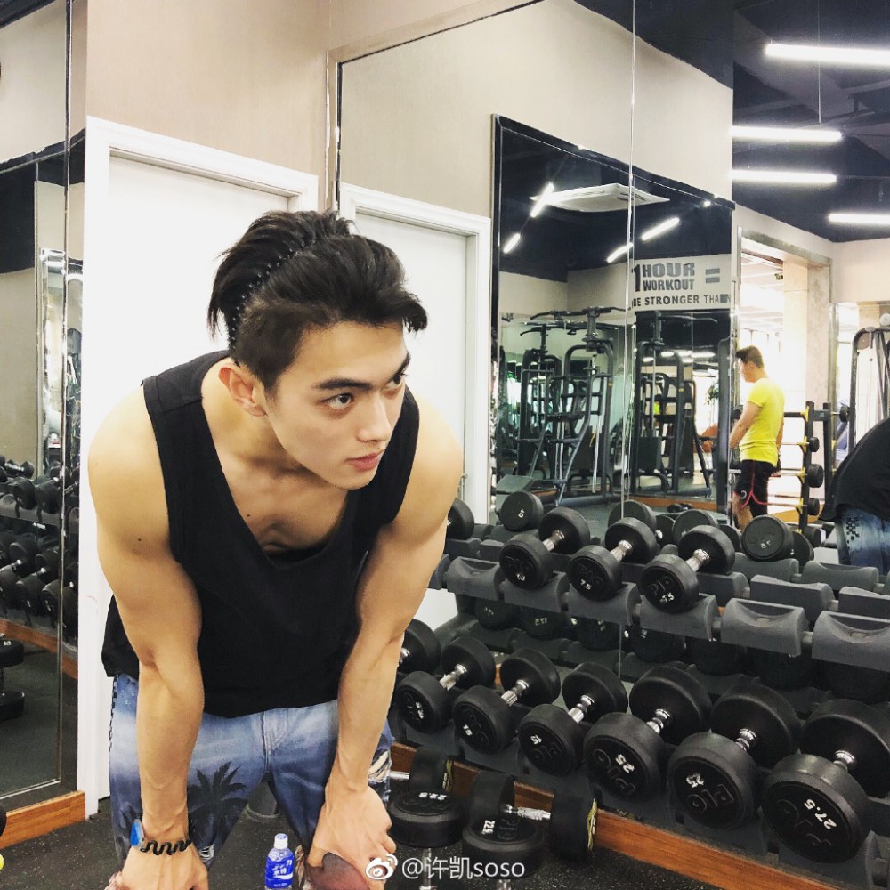 aec223b9gy1fq6dinup8cj22c02c07wi