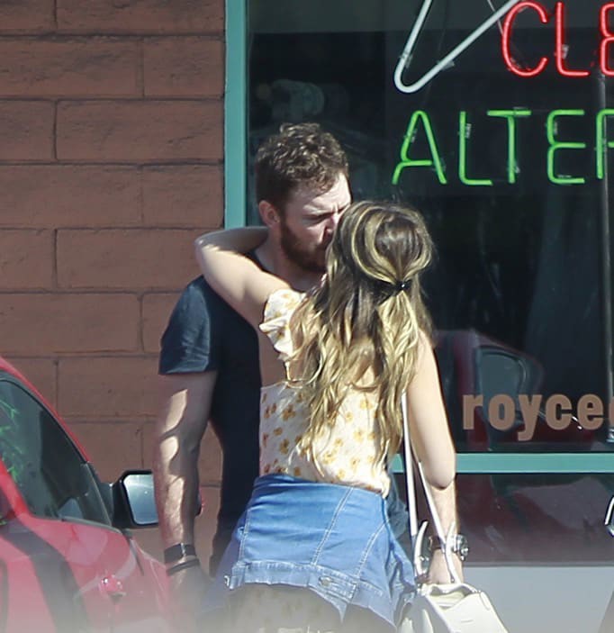 chris-pratt-katherine-schwarzenegger-together-kissing-photos-102