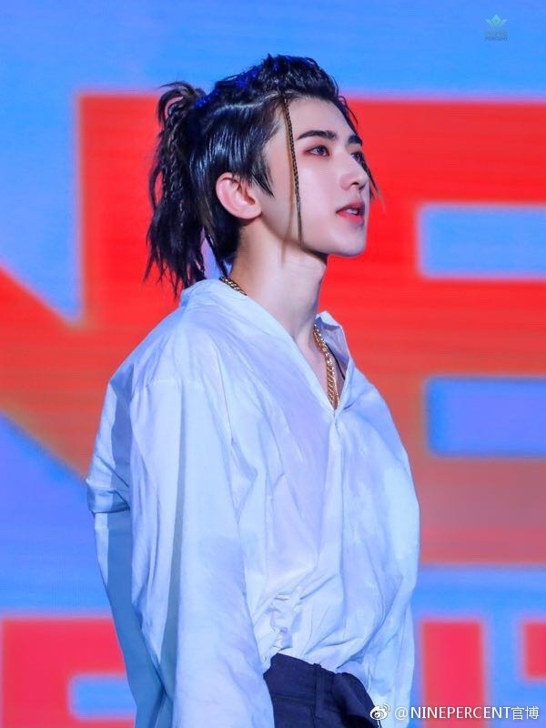 0077o882ly1fswzasf6ftj30go0m8410