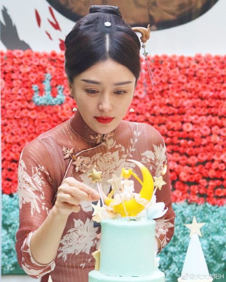 8f5517f8ly1fv486qr90uj21vh2cckjl