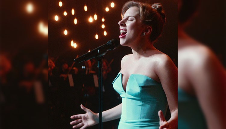 lady-gagas-mesmerizing-ill-never-love-again-performance