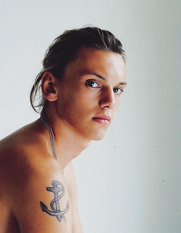 jamie-campbell-bower-cazadores-de-sombras