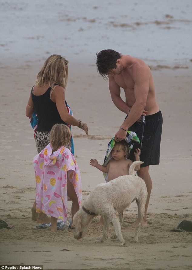 2FB1BC8400000578-3379863-image-a-44_1451551290394