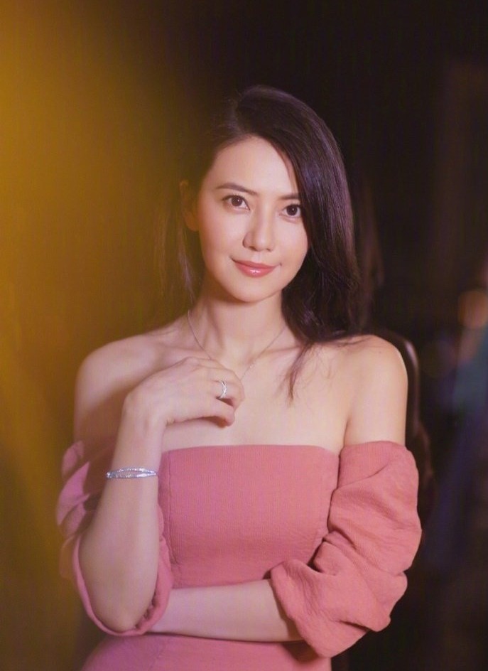 76a1a9d5gy1fyd8bxs7jnj20j6361gv2