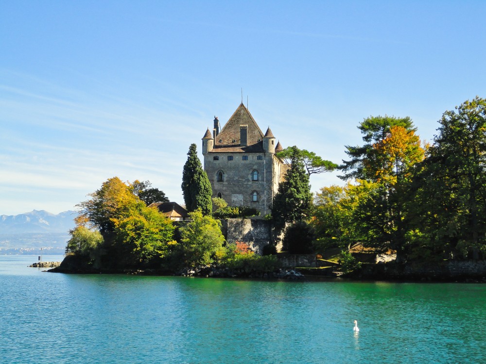 Château_d’Yvoire_on_Lake_Geneva
