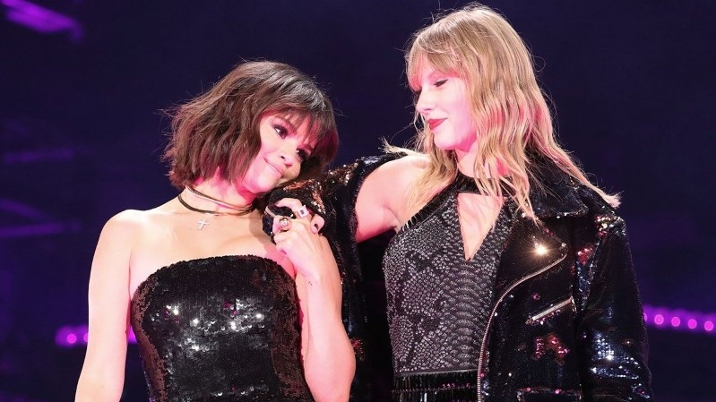 selena-gomez-reconnects-with-taylor-swift-for-20wineteen-in-sweet-new-photo__341706_