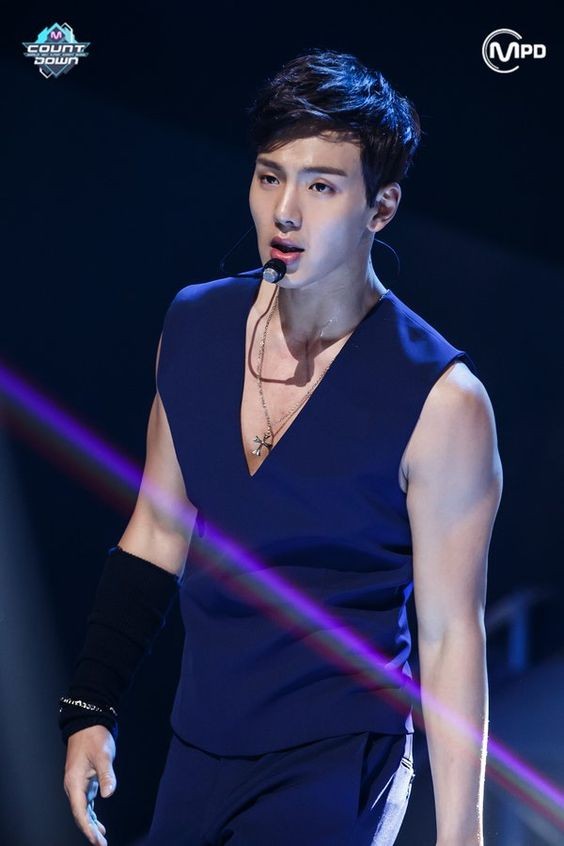 Shownu-monsta-x-39667839-564-846