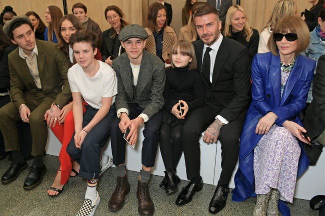 harper-beckham-fashion-show-anna-wintour-z