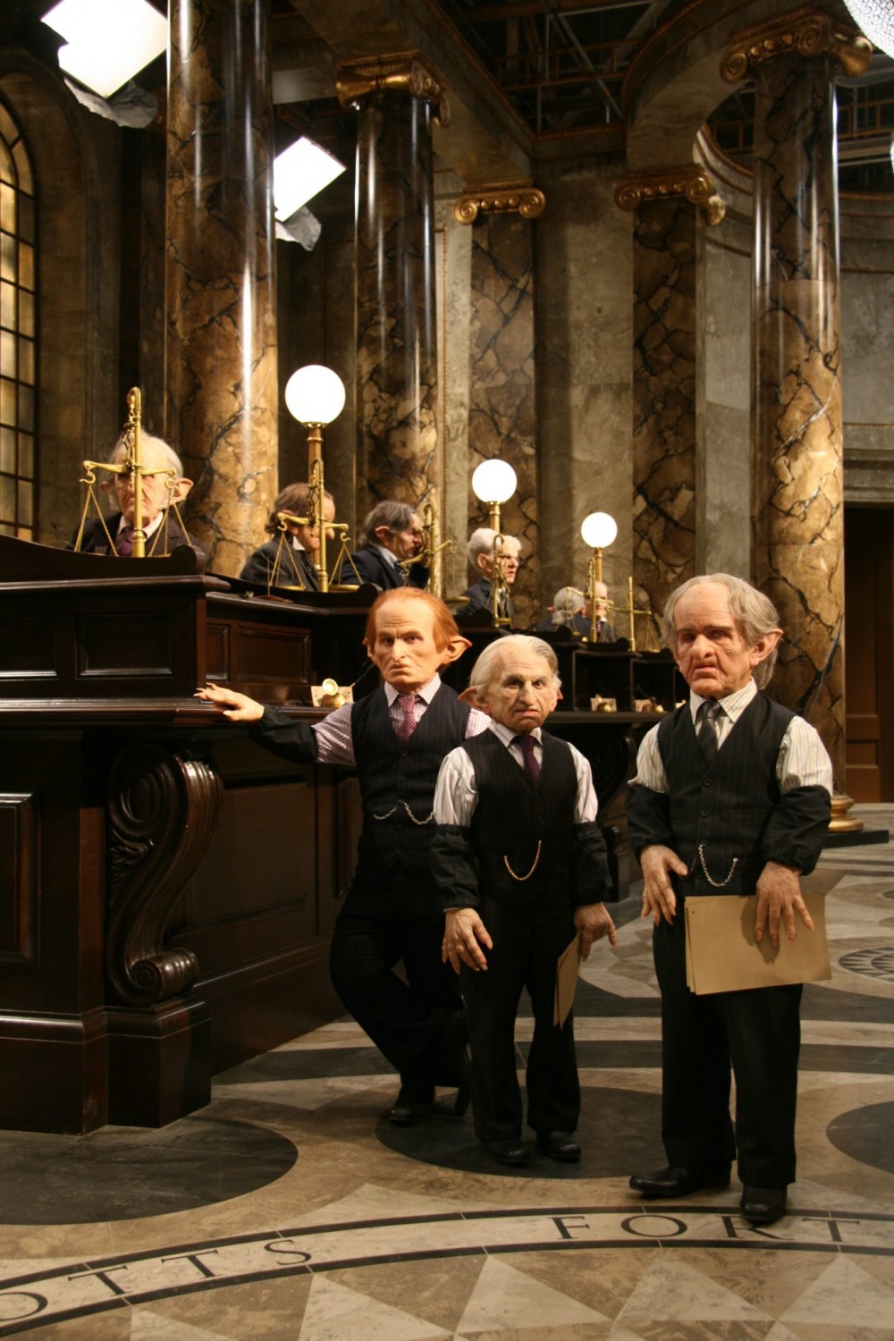 harry-potter-gringotts-bank-full-length-ollie
