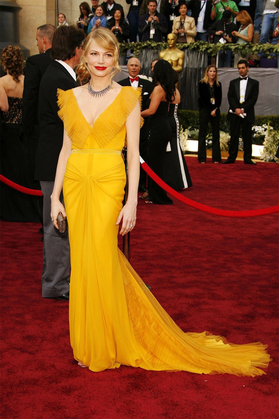 hbz-best-oscars-dresses-2006-gettyimages-75526835