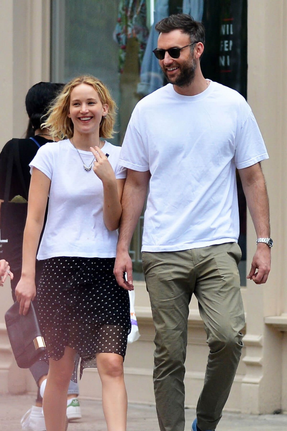jennifer-lawrence-stills-and-cooke-maroney-out-in-new-york-2018-06-21-01