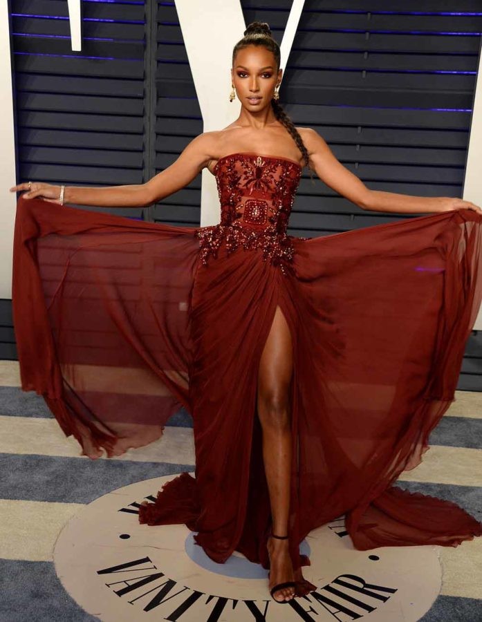 shutterstock_10118851br-1551147291-697x900