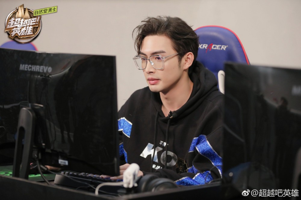 0079j1R3gy1fzhui3v13fj33qx2hy4qq