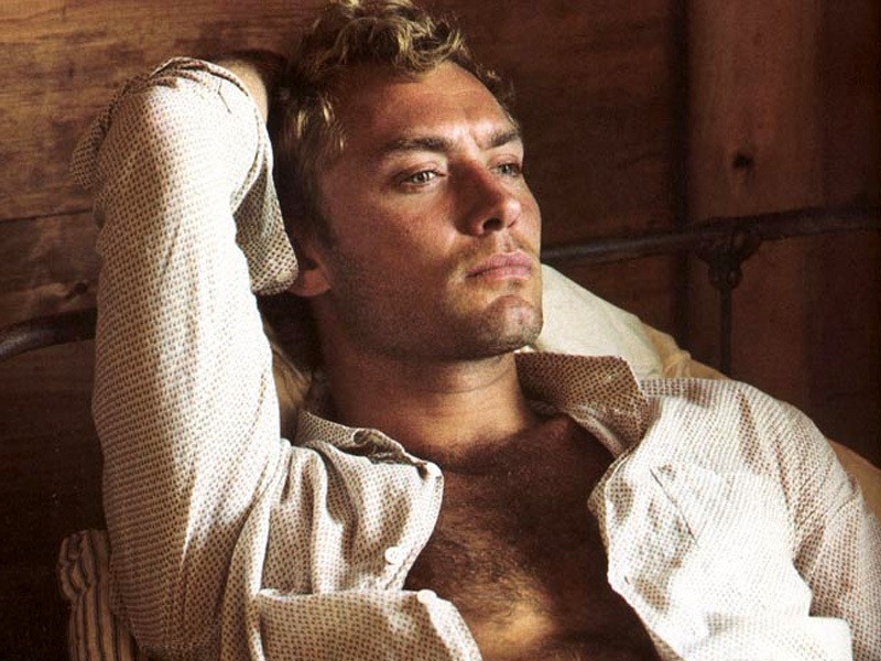 Jude-Law-jude-law-14652022-800-600