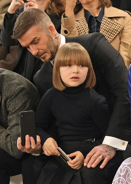 b47ee818gy1g0afy2h1e4j20iu0qiagh