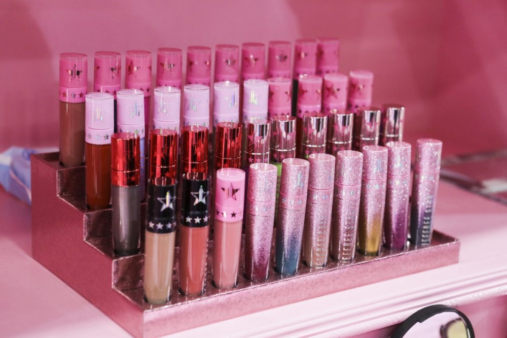 5cae0c2ce031e81ce34779e9