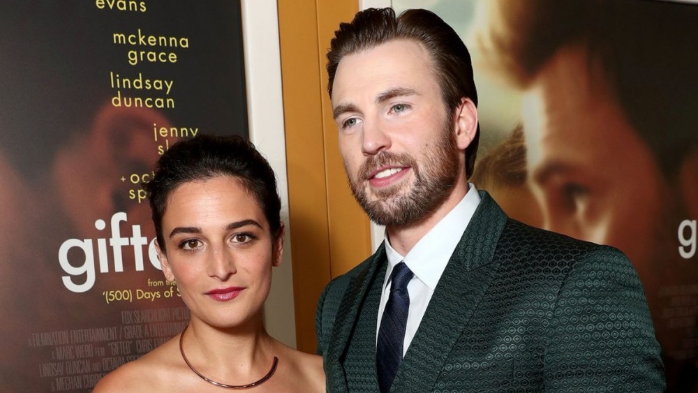 Jenny-Slate-and-Chris-Evans
