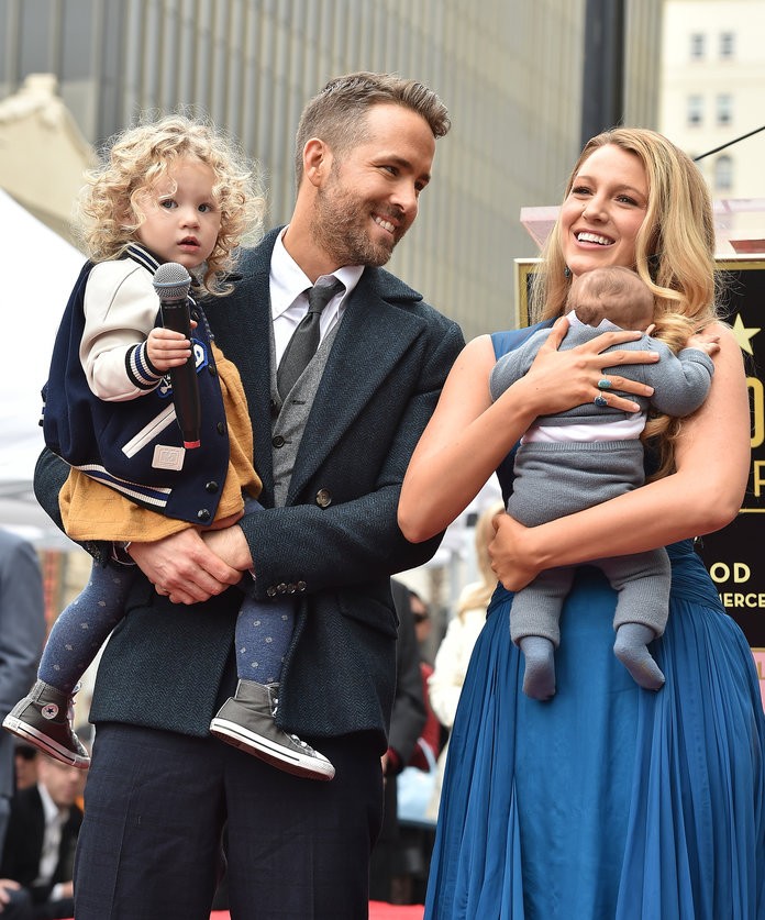 090717-blake-ryan-reynolds-tout