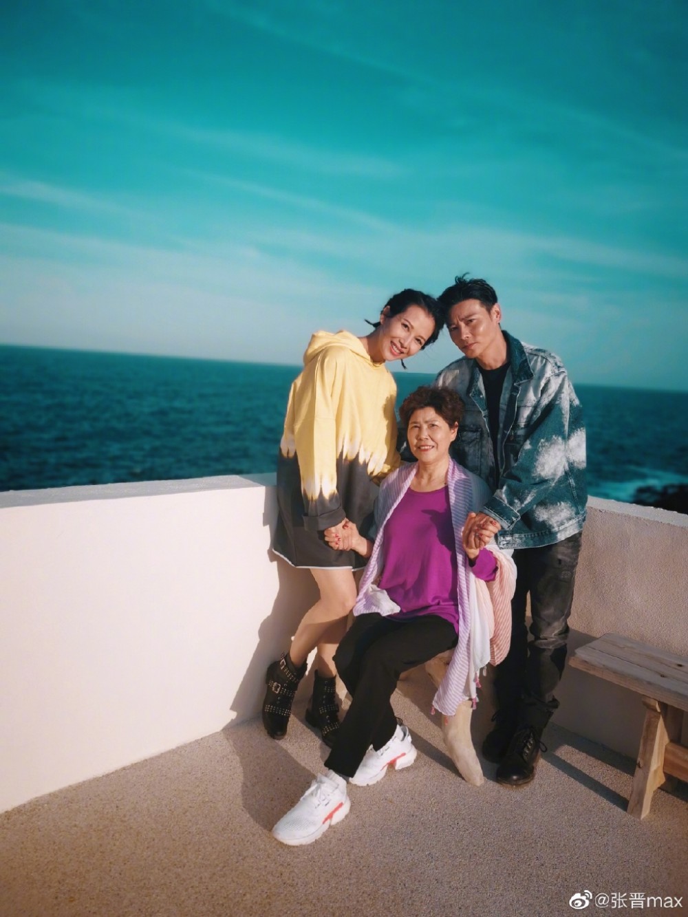 4b7ab841gy1g2xhftph6uj21w12ipb2c