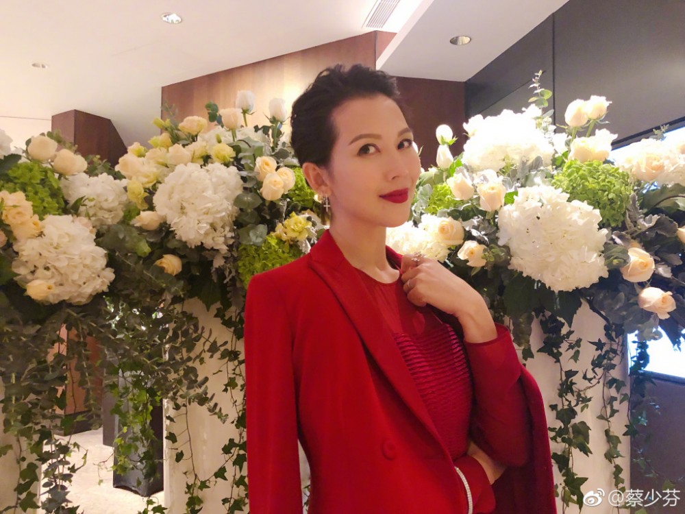 4c0aec55gy1g0eaqh7668j23402c0he5