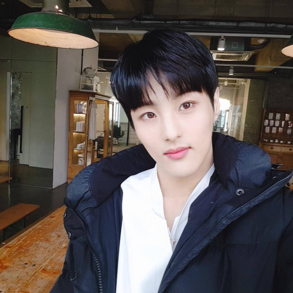 c30c4b71gy1g3bdj09m14j20u00u0diu (1)